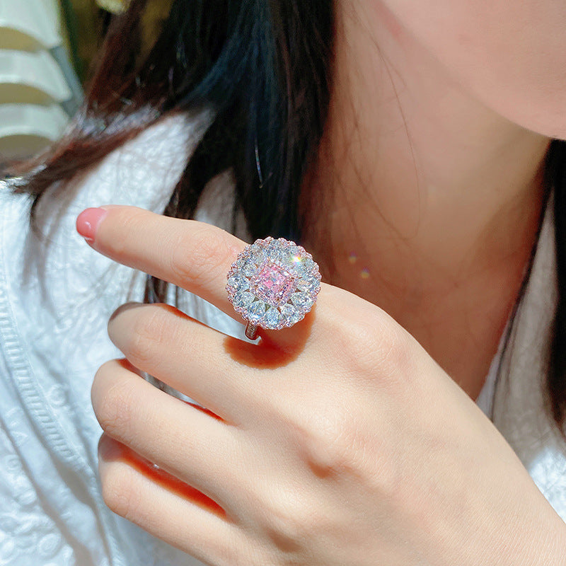 Super bright cherry blossom season color treasure ring pillow shaped Argyll pink diamond ring temperament girl