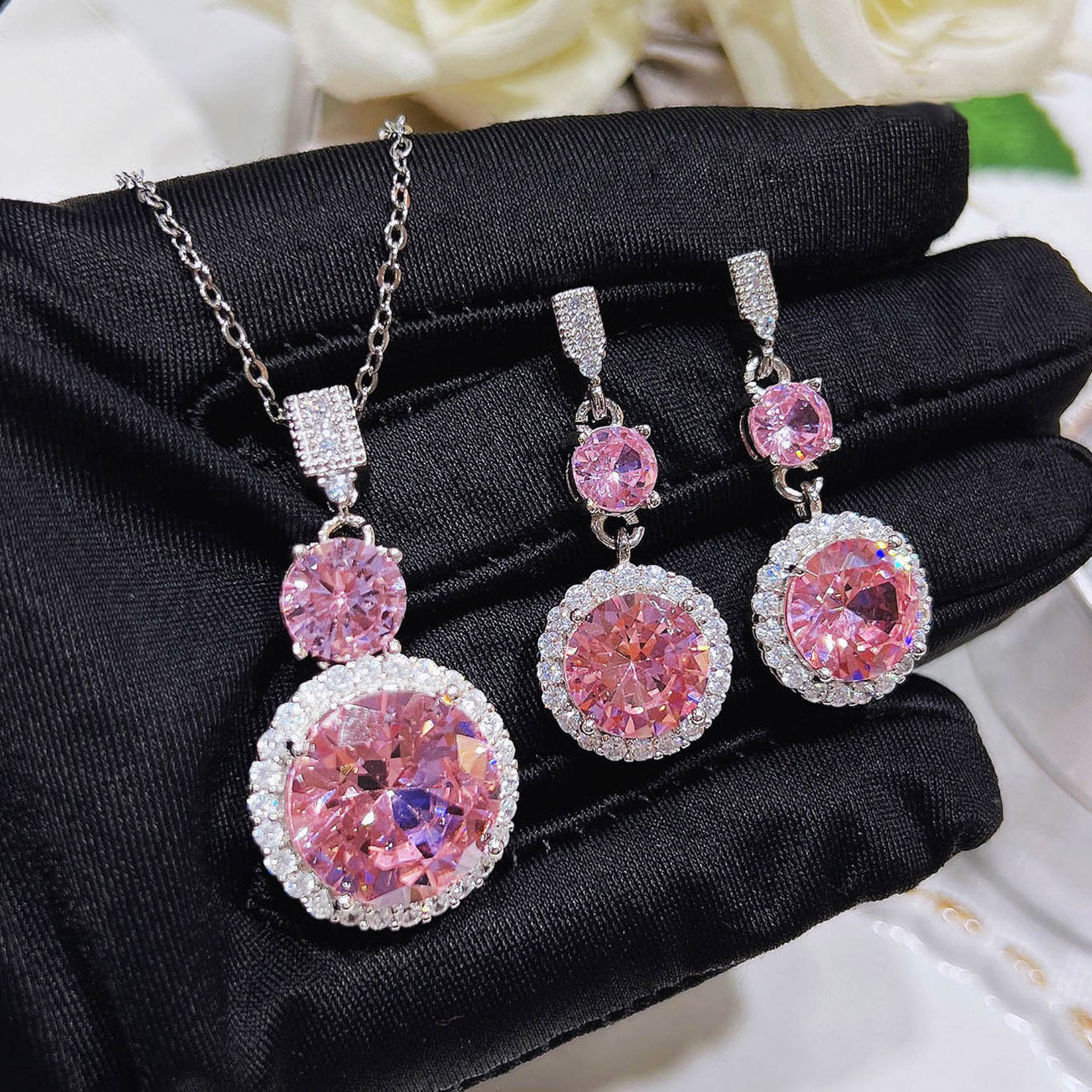 Ultra flash light luxury pink zircon necklace romantic cherry blossom pink diamond set