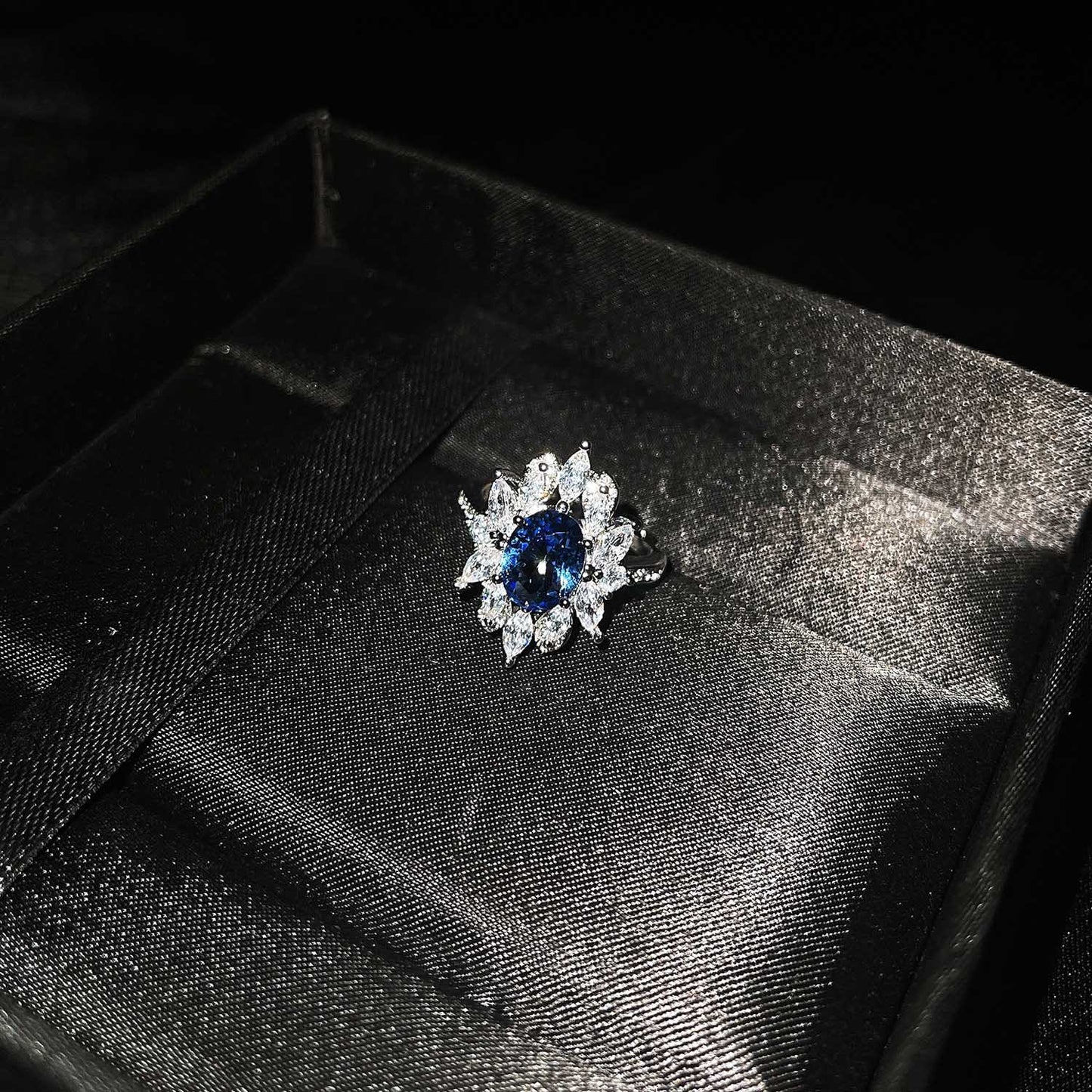 New luxury group set in imitation of natural Sri Lankan sapphire ring women