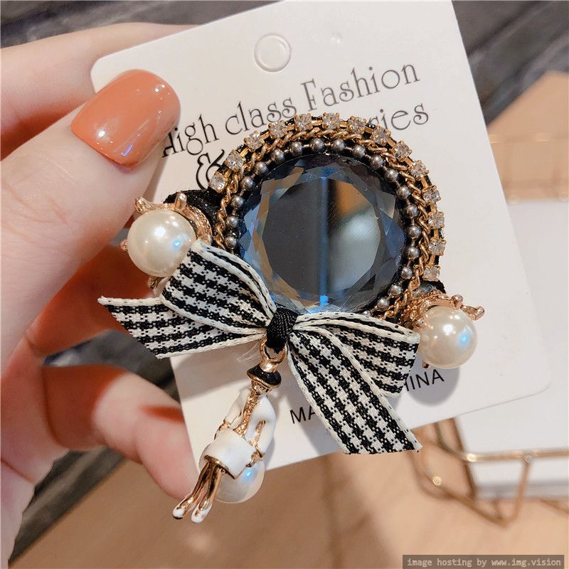 Bow cartoon female pin button badge corsage